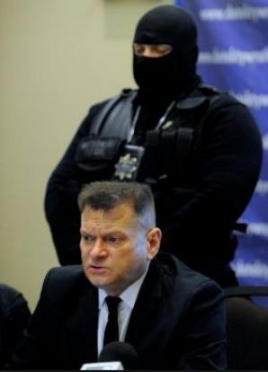 Rutkowski: Dlaczego prokurator z Gryfina nie oskarża sprawców podpalenia samochodu? Czy przymyka oko na możliwą zemstę przestępcy, który z więzienia może mścić się na skarżącej go osobie?