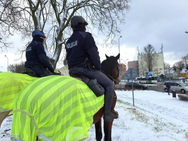 Zobaczył patrol policji i wylądował w szpitalu